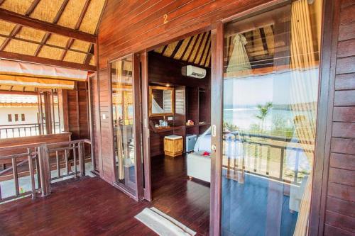 Ocean Paradise Cottage near The Sand Ceningan