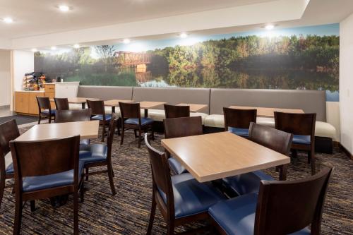 Étterem, GrandStay Hotel & Suites Rock Valley in Rock Valley