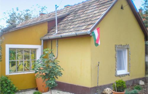  Nice home in Balatonenréd w/ 2 Bedrooms in Balatonendréd