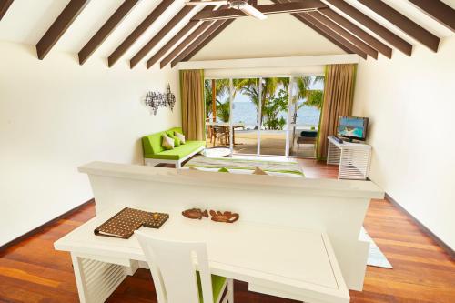 Kuredu Island Resort