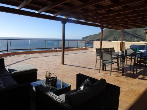 Gran terraza con espectaculares vistas al mar 1