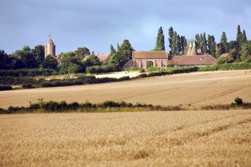 Sissinghurst Castle Farmhouse - image 5