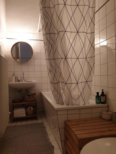Apartment center Friedrichshain, Berlin (photo 4)