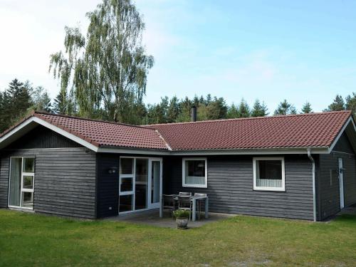 Three-Bedroom Holiday home in Bording 1