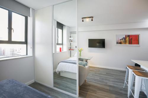 106 On Adderley Accommodation 106 On Adderley Student Accommodation is a popular choice amongst travelers in Cape Town, whether exploring or just passing through. The property offers a wide range of amenities and perks to ensure y