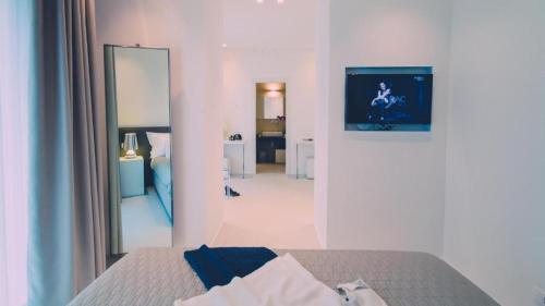 Queen Suite image 8