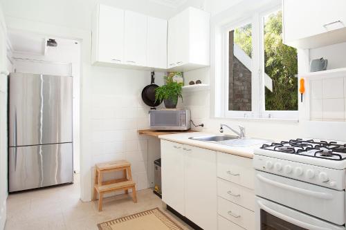 Ideal Bondi Lifestyle Unit Near Beach w Parking