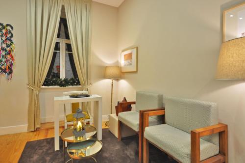 Porto Charming Hotel - image 2