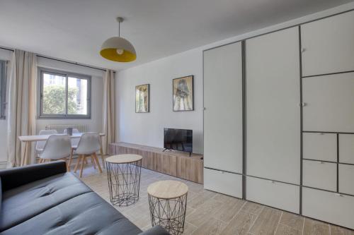 Superb apartment near the Bassin de la Villette - image 7