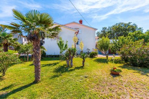  Apartment Nela in Valtura