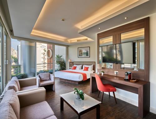 Exterior view of Sodeco Suites