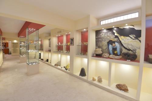 Perla Marina Aparthotel - image 14