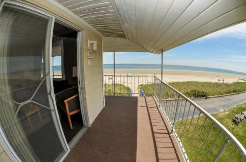 Friendship Oceanfront Suites