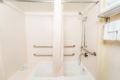 Quality Inn Near Baltimore In Catonsville From 87 Trabber Hotels