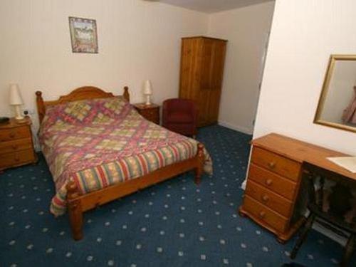 Bolingbroke Arms & Hotel - image 8