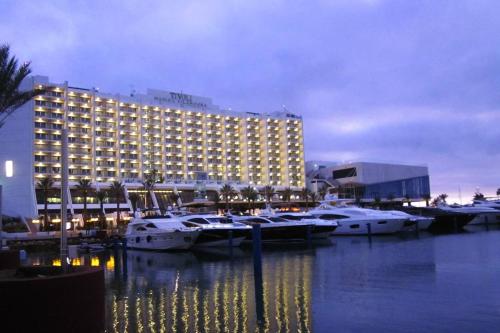 Modern Top Floor Apartment 60m2 - Balcony with Pool & Sea View - Vilamoura