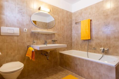 Home in the Alps, Racines (foto 7)