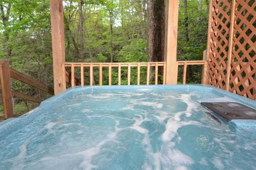 #3690 Bear Creek Lodge in Hatchertown, USA