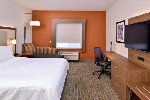 Holiday Inn Express Hotel & Suites Arcata/Eureka-Airport Area, an IHG Hotel