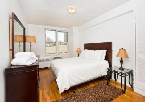 

Midtown East Large Apartments