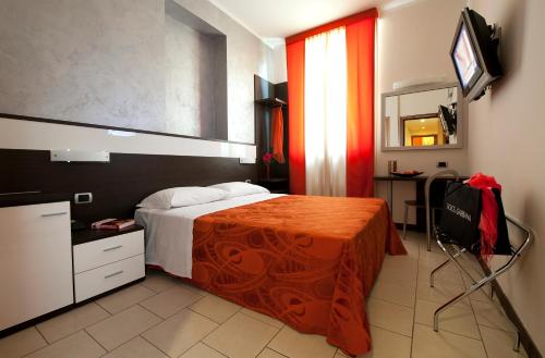 Hotel Ideale, Милан (фото 11)