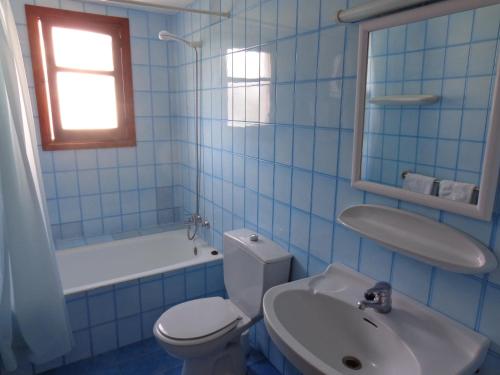 Apartamentos Los Pinares Benet - image 10
