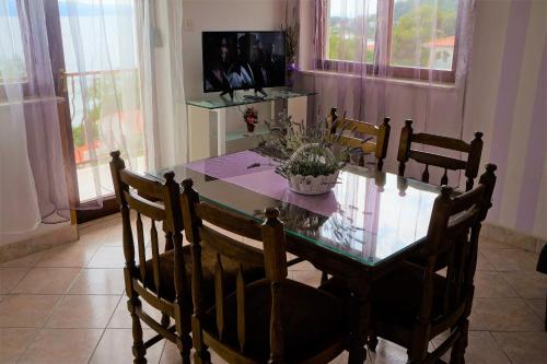 Apartments STANIĆ - apartments with a view of the sea and sandy beach