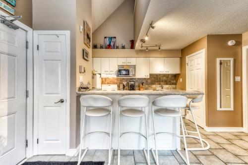 Condo 713 at North Creek Resort, Blue Mountains (photo 5)