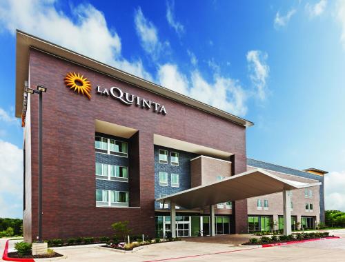 La Quinta Inn & Suites by Wyndham Orlando I-Drive Theme Parks