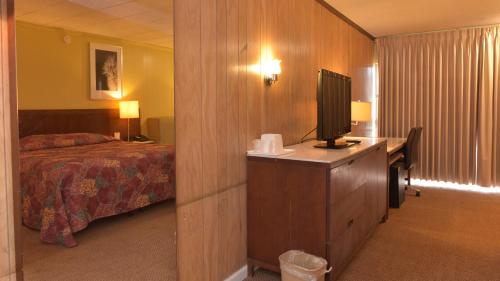 Red Carpet Inn – Houston, TX