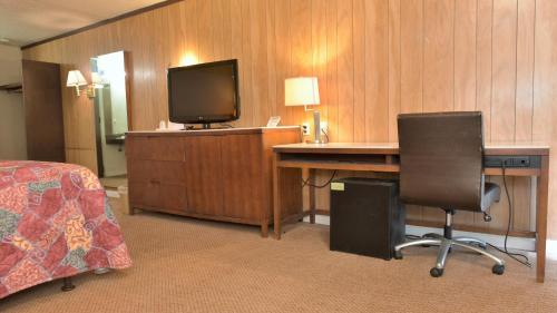 Red Carpet Inn – Houston, TX