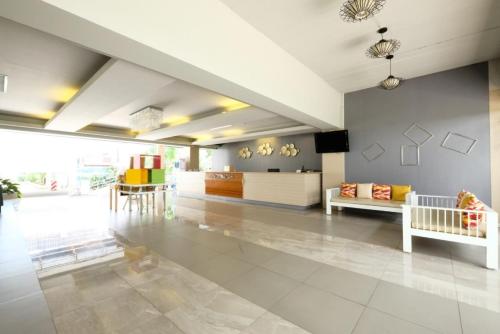 Lobby, Jomtien Plaza Residence near Immigration Office