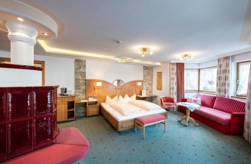 1 king bed, 2 twin beds