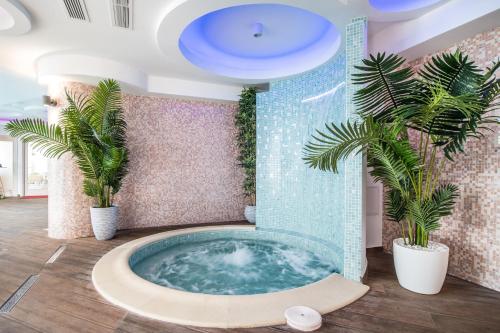 Gyógyfürdő, Castelnor in Paltinis