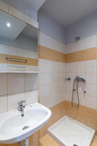 N E P center Hotel Rodos — Photo 3