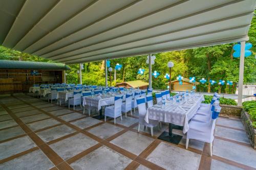 Restaurant, Family Park Hotel Kyoshkove in Shumen