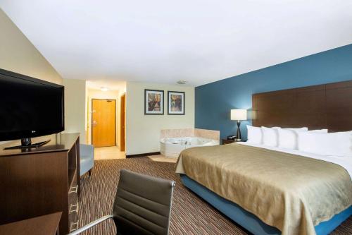 AmericInn by Wyndham Jefferson in Jefferson (WI)