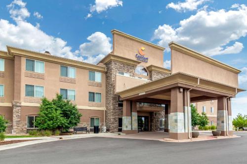 Comfort Inn & Suites Brighton Denver NE Medical Center - Hotel - Brighton