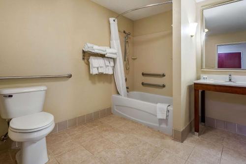 King Suite - Accessible/Non-Smoking
