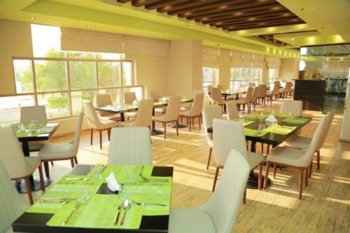 طعام و مشروبات, فندق رويال فيو (Royal View Hotel) in رأس الخيمة