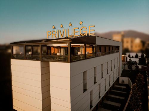 Privilege Hotel & Spa - image 12