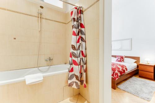 Old Town Square Royal Apartment - image 12