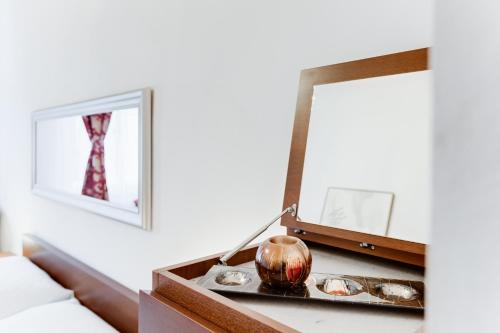 Old Town Square Royal Apartment - image 3