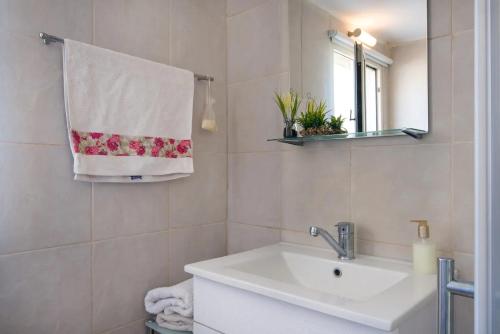 Designed Studio Apartment, Kefar Weradim (fotografie 10)