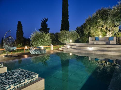 Villa Castelletto heated pool jacuzzi