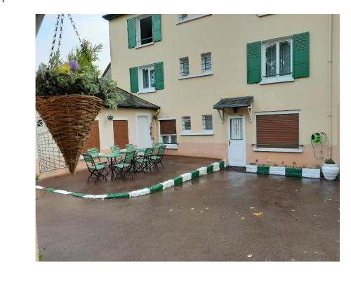 Hotel St Charles - image 6