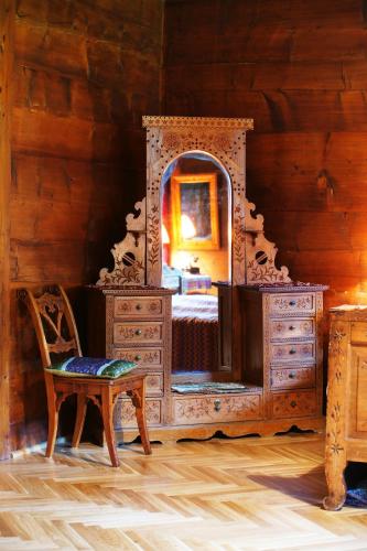 Triple Room with Garden View image 3