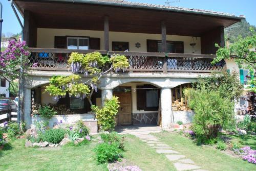  Appartamento Casa Delmarco, Pension in Castello di Fiemme bei Piscine di Sover