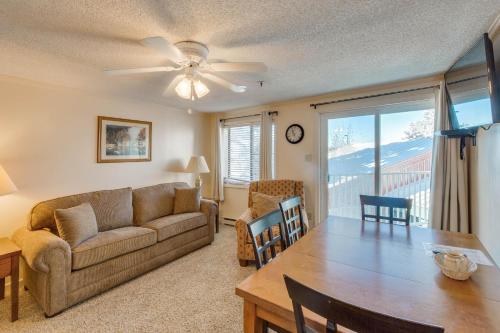 Stroll to Slopes, Village Area, Ski in-out MtLodge 241