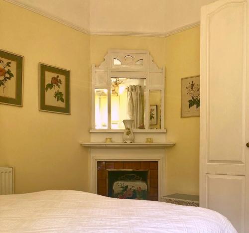 Erte's Atelier - Bohemian 1 bedroom Flat in Gothic Victorian Villa - image 7